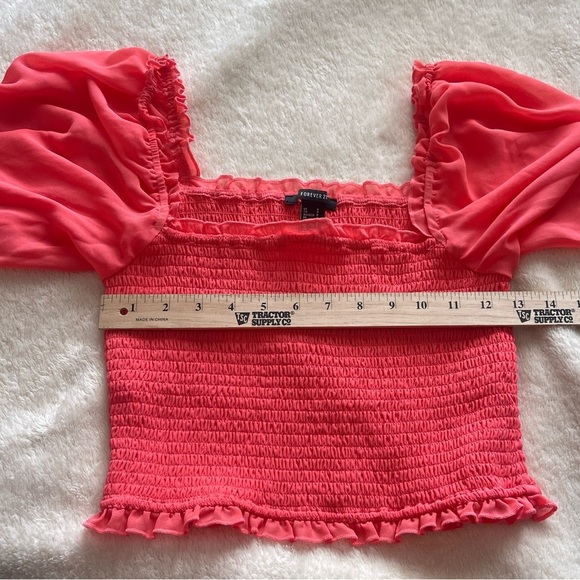 Forever 21 coral pink smocked puff sleeve crop blouse - Picture 5 of 6